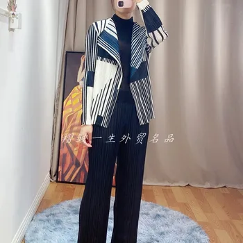 Changpleat 2020 forår sommer Nye stribede tynde cardigan Frakker Miyak Plisserede Fashion størrelse Lone Ærme kvinde Jakker frakker