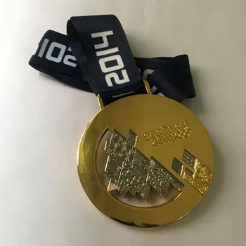 1 stk guldmedaljer til sport spiller awards forskellige år i forgyldt emblem med bånd medalje
