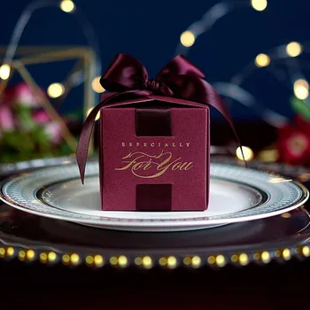 Det fornemme Bryllup Favoriserer Candy Box Baby Souvenir-gaveæske med Bånd Chokolade Papir Box Smuk gaveæske til Bryllup