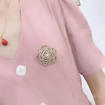 Trendy design krystal perle camellia blomst-Broche, smykker til kvinder, fest, bryllup