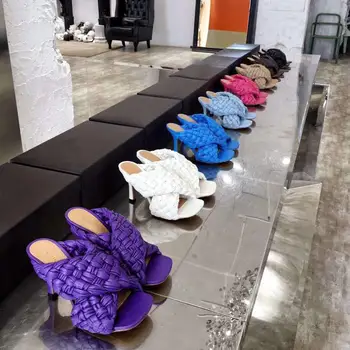 Vallu 2020 sommeren nye spidse hæl ydre slid street vilde mid-heel fashion vævet læder sandaler